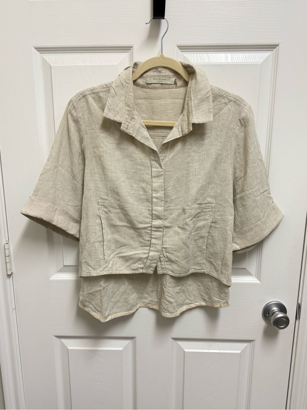 7115 By Szeki Lightweight Cream Cropped Button-Front Shirt